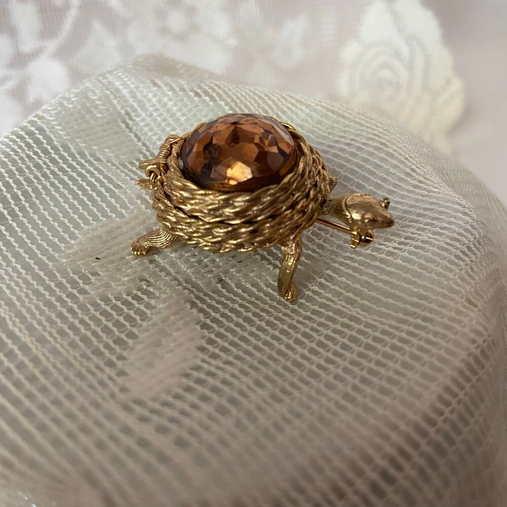 Vtg Sarah Coventry Scented Traveler Turtle Perfume Hinge Compartment Brooch Pin